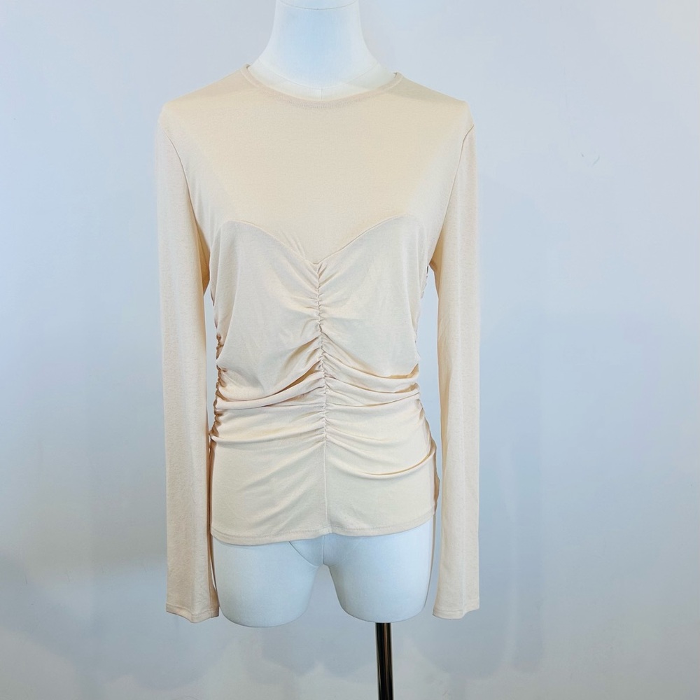Astr Ruched Center Long Sleeve Top in Cream